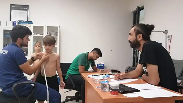 Futbol Akademisi'nde sporcu testleri yapılıyor