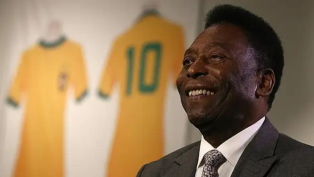 Futbol dünyasının efsane ismi Pele hayatını kaybetti
