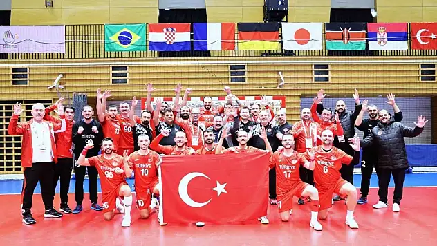 Futbol ve hentbol milli takımları, Tokyo'da yoluna kayıpsız devam ediyor