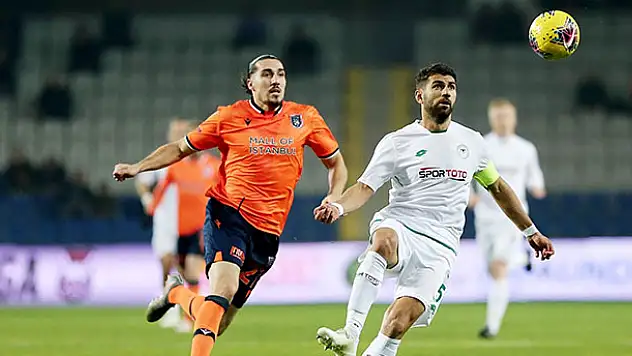 Futbolculardan örnek hareket
