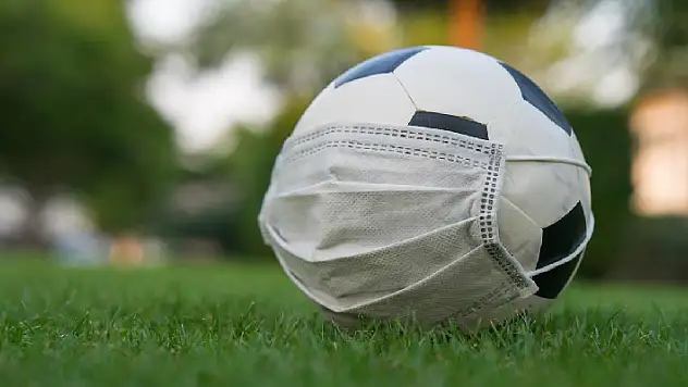 Futbolda Kovid-19 vakaları artıyor 