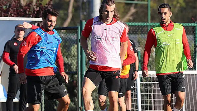 FUTBOLDA MİLLİ MESAİ

