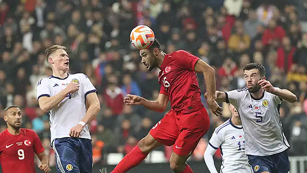 FUTBOLDA MİLLİ MESAİ!
