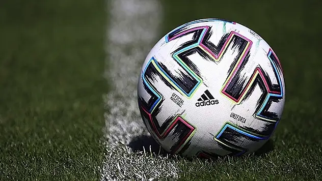 Futbolda yaz transfer dönemi yarın başlayacak
