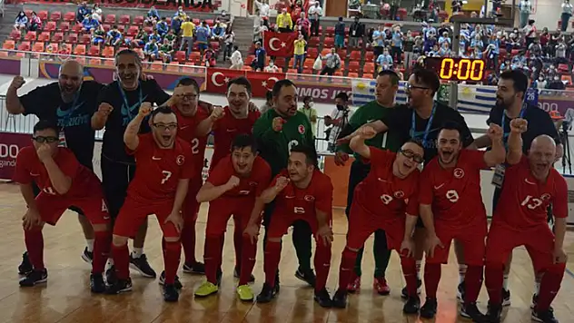 Futsal Milli Takımı yarı finale yükseldi 