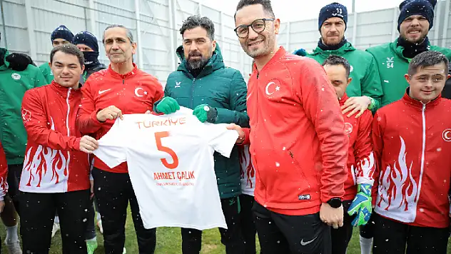 Futsal Milliler, Konyaspor'u ziyaret etti