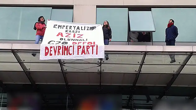 G20 Protesto İçin Kanalı Bastılar