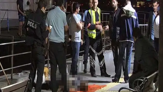 Galata Köprüsü'nün altından erkek cesedi çıktı