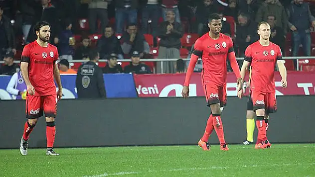 Galatasaray'a Mersin'de ağır darbe
