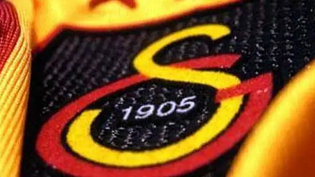Galatasaray'da Dursun Özbek ve yönetimine yetki verildi