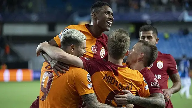 Galatasaray 'Devler Ligi' için sahaya çıkıyor

