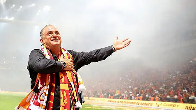 Galatasaray Fatih Terim ile 3 yıllık sözleşme imzaladı