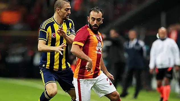 Galatasaray - Fenerbahçe derbisinin saati değişti!