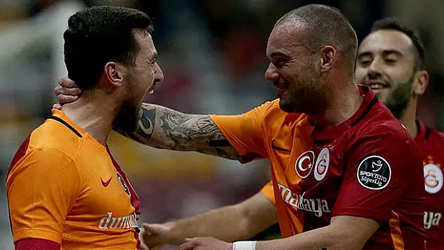 Galatasaray ikinci yarıyı 3 golle açtı