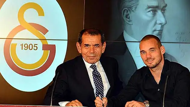 Galatasaray Kulübü Wesley Sneijder için imza töreni düzenledi