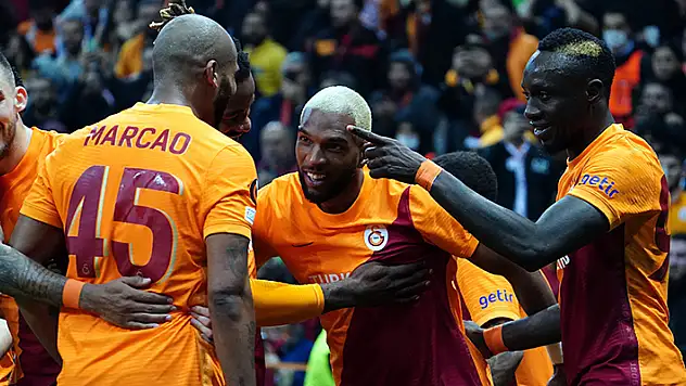 Galatasaray liderlik için sahada 