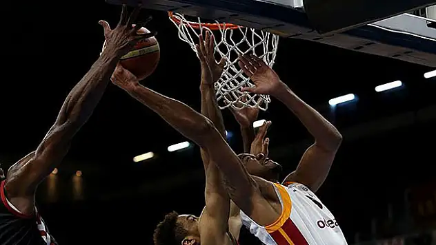 Galatasaray Odeabank ligdeki 14. galibiyetini aldı
