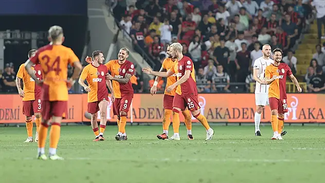 Galatasaray tarihindeki yabancı futbolcu sayısı 198'e çıktı
