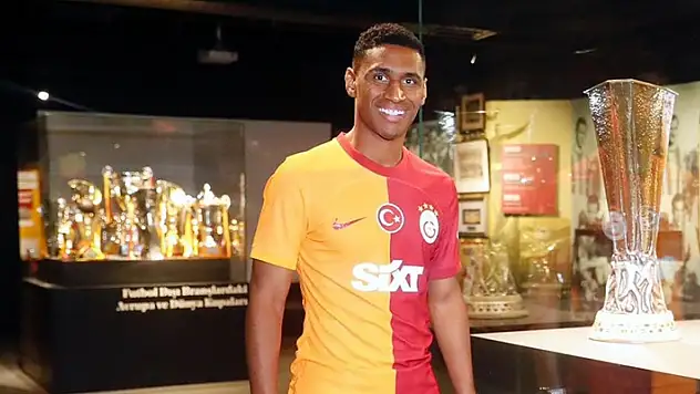 Galatasaray, Tete'yi UEFA'ya bildirilen kadroya ekledi
