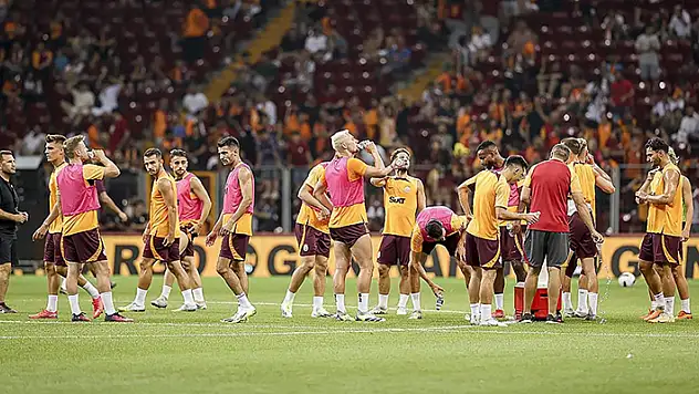 Galatasaray, UEFA Şampiyonlar Ligi'nde tur için sahaya çıkacak
