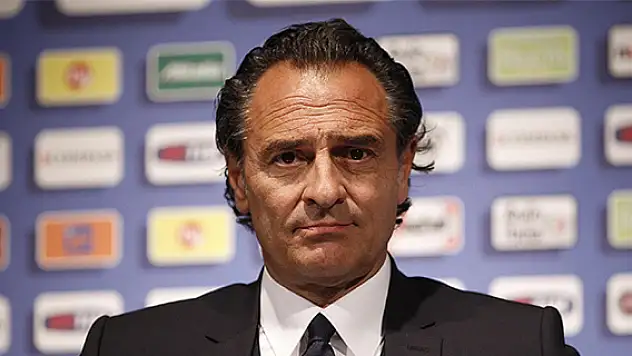 Galatasaray yönetimi Prandelli'nin görevine son verme kararı aldı