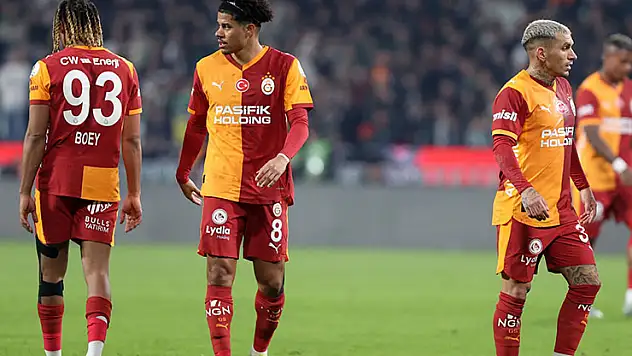 Galatasaray zirve yarışında yara aldı