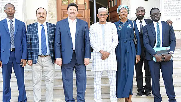 Ganalı Bakan Mustapha Abdul Hamid, Selçuk Üniversitesi'nde