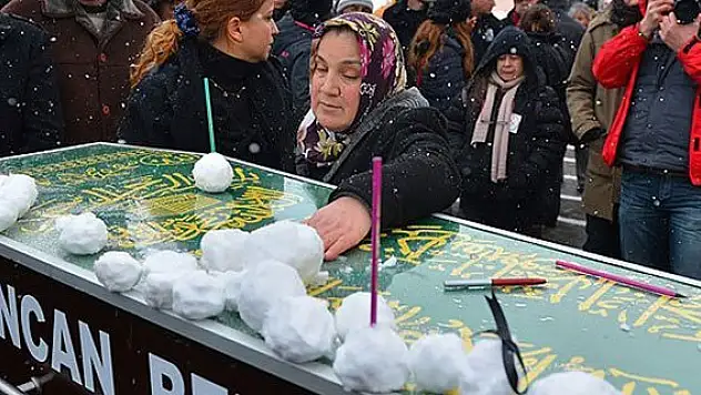 Gazeteci Köklü son yolculuğuna uğurlandı