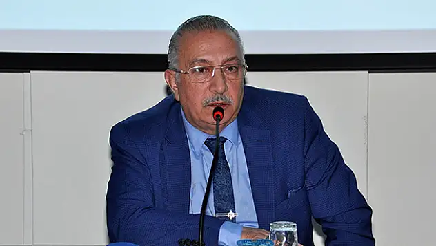 Gazeteci-Yazar Nurettin Veren'den NEÜ'de