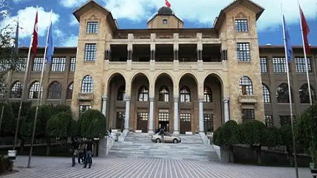 Gazi Üniversitesi 81 öğretim üyesi alacak