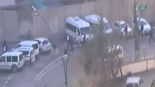 Gaziantep Emniyet Müdürlüğü önünde çatışma