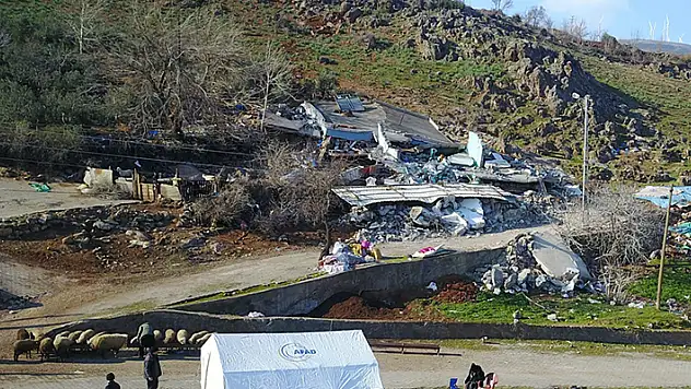Gaziantep İslahiye'de deprem kayaları yuvarladı: 2 ölü, 5 yaralı

