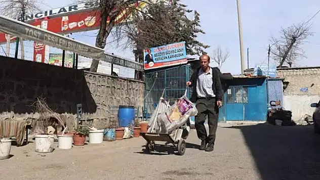 Gaziantep'te atık kağıt toplayıcısı, Büyükşehir Belediye Başkanlığı için bağımsız aday oldu