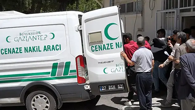 Gaziantep'te feci kaza: 2 ölü, 6 yaralı
