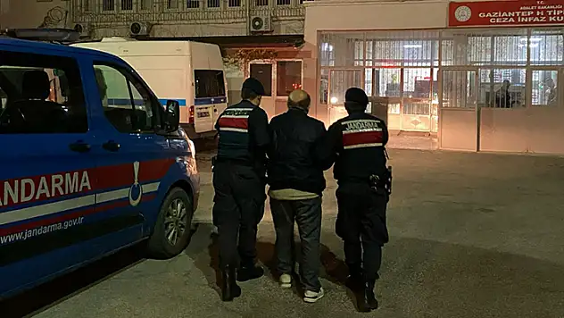 Gaziantep'te, FETÖ'nün sözde ilçe imamı tutuklandı

