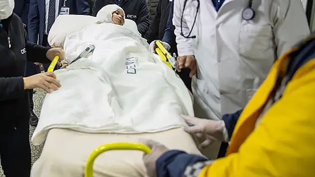 Gaziantep'te iki 'pitbull'un ağır yaraladığı minik Asiye uyandırıldı
