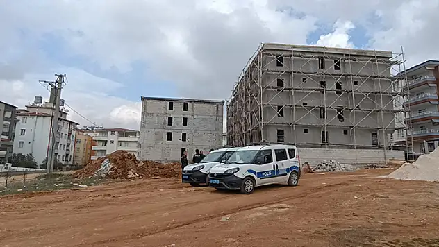 Gaziantep'te inşaat iskelesi çöktü: 1 ölü, 2 yaralı
