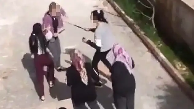 Gaziantep'te kadınların bıçaklı sopalı kavgası
