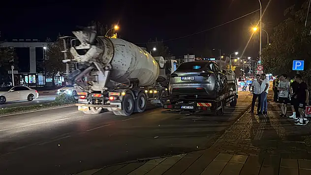 Gaziantep'te otomobil ile motosiklet çarpıştı: 1 ölü, 1 yaralı 
