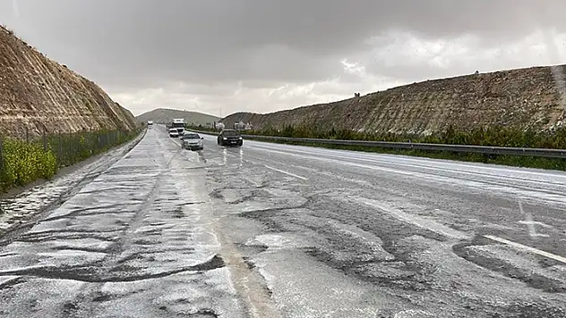 Gaziantep'te sağanak ve dolu etkili oldu
