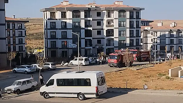 Gaziantep'te 5 katlı binada çıkan yangın korkuttu