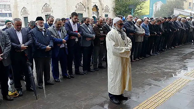 Gazze'ye zulüm devam ediyor