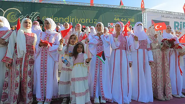 Gazze'de soykırıma rağmen umut hala ayakta: Türkiye'nin desteğiyle 200 çift yuvalarını kurdu