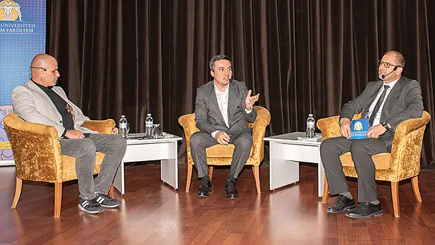 Gazze'deki soykırıma tanıklık eden gazeteciler, öğrencilerle buluştu