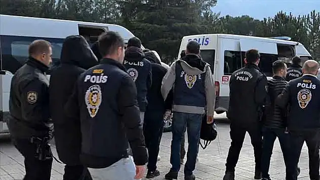 Geçen ay uyuşturucu, yasa dışı bahis ve sanal kumara yönelik 787 operasyon düzenlendi