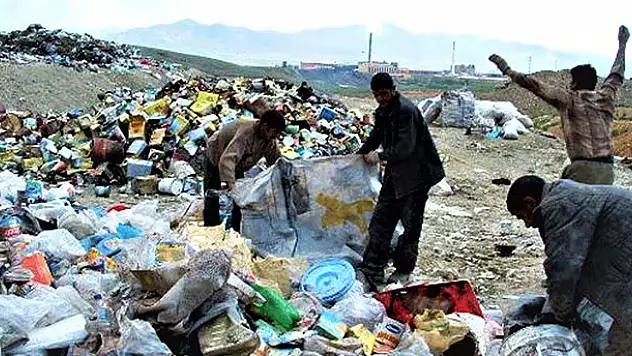 Geçimlerini şehir çöplüğünden sağlıyorlar