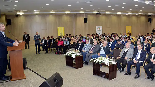 Geleceğin Beyinleri Bilim Merkezi'nde Ödüllendirildi