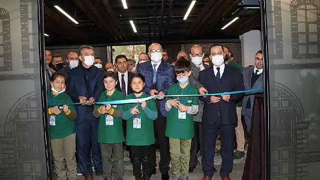 Geleceğin bilim insanları MEGA ile yetişiyor
