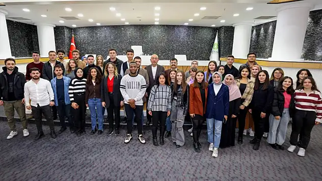 Geleceğin kamu yöneticileri Meram Belediyesi Meclisinde
