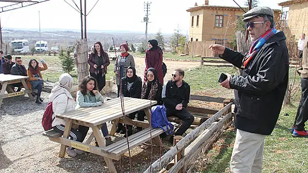 Geleceğin mimarları Sonsuz Şükran Köyü'nü ziyaret etti